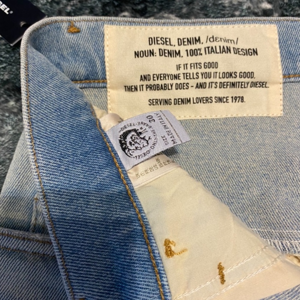 Diesel Faded Blue Men's Straight Jeans - Picture 9 of 16
